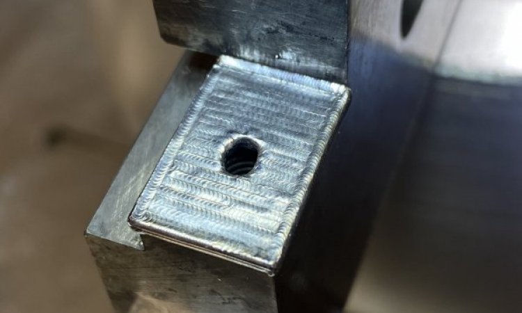 Rechargement de matière sur une zone abimée - NB soudure laser