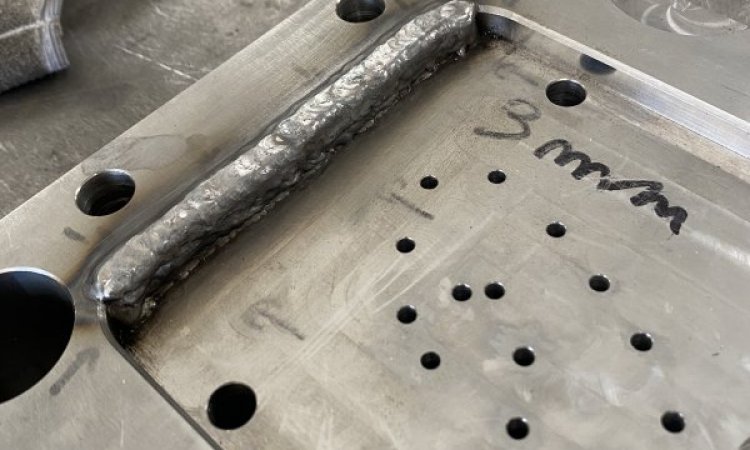 Rechargement d'une paroi d'un moule - NB Soudure laser